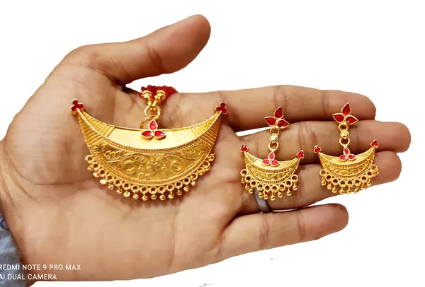 Assamese_Traditional_Gold_Plated_Red_Colour_Joonbiri_Tassel_Jewellery_Set_For_Women